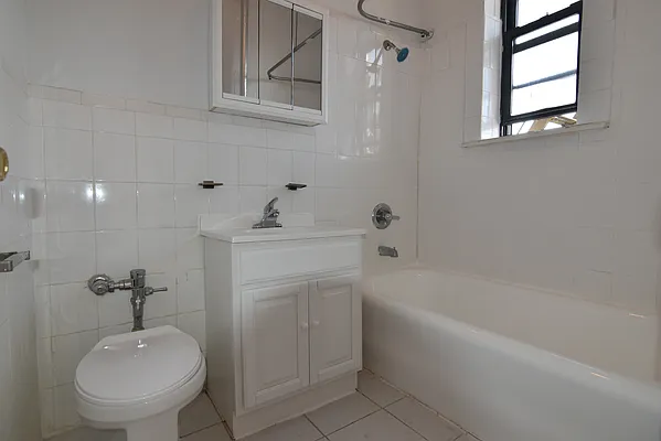 Rented by Zuz Realty | media 7