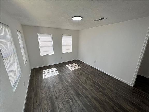 2nd image of 3010 Houston Ave