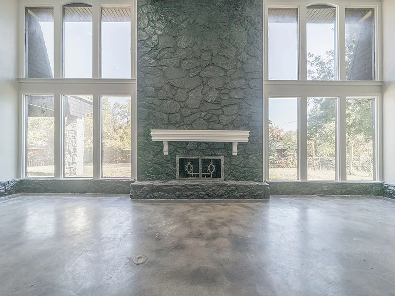 3120 Shadybrook Dr — Photo 17
