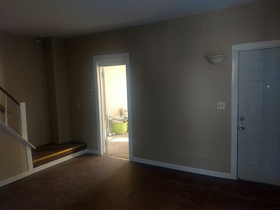 5th image of 820 N Rockton Ave