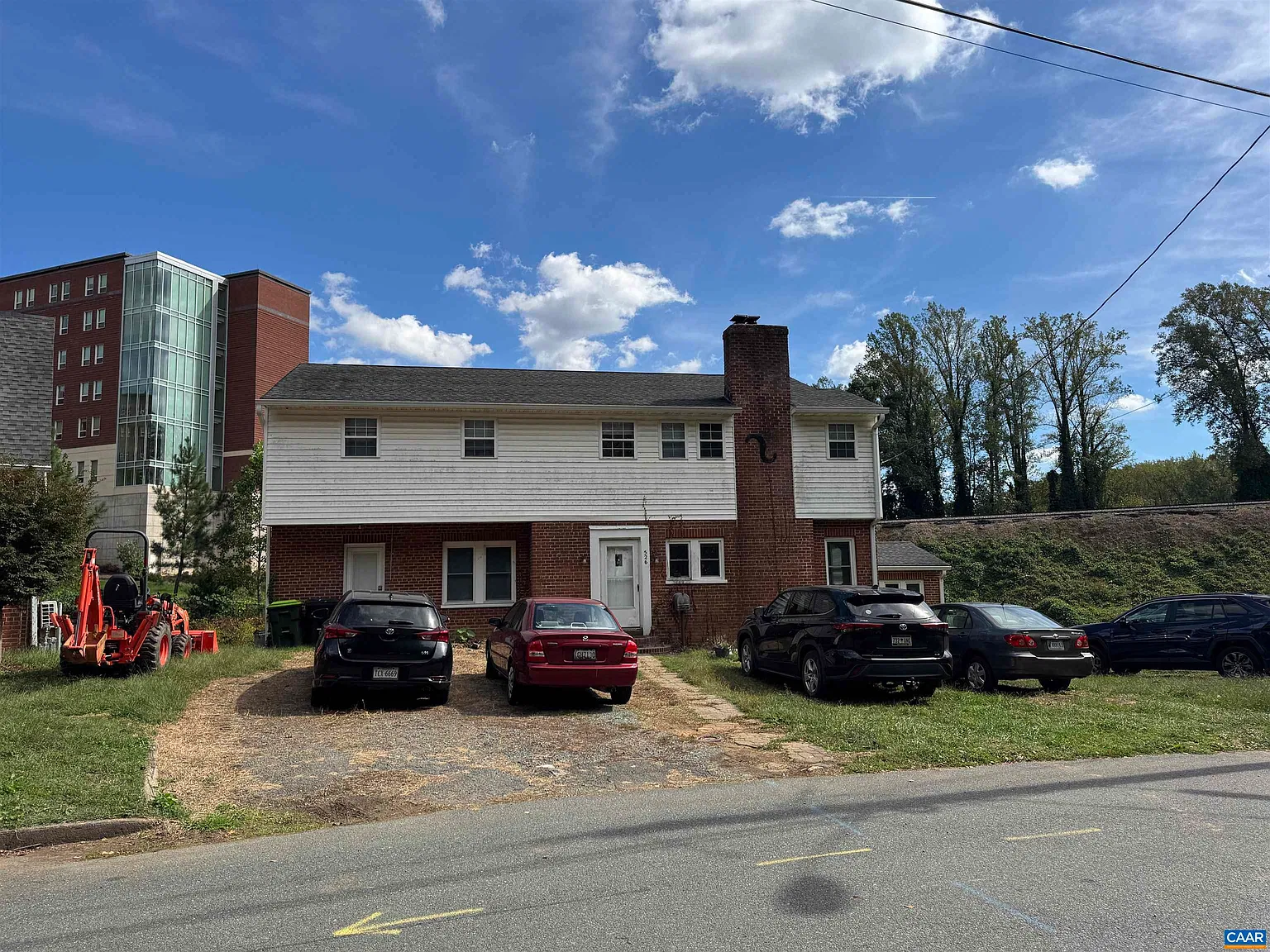 10 bed, 6.0 bath, 3600 sqft, $7,800 — Photo 3