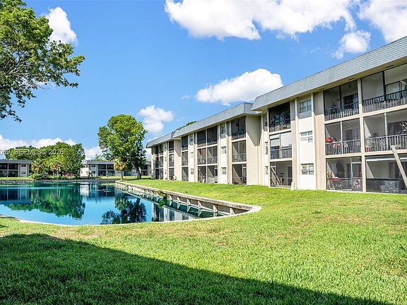 2nd image of 8020 Colony Cir N APT 304