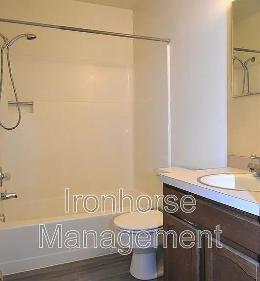 530 N Rouse Ave #3 — Photo 14
