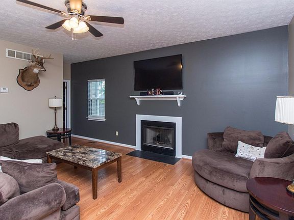 4th image of 213 Southbrook Dr