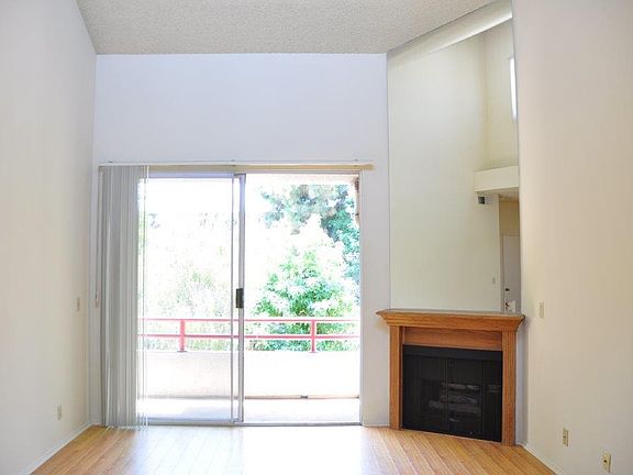 4th image of 10933 Huston St APT 116