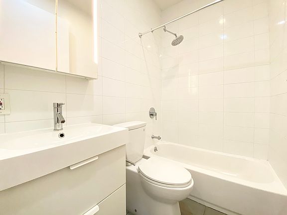 5th image of 29 Brooklyn Ave APT 1A