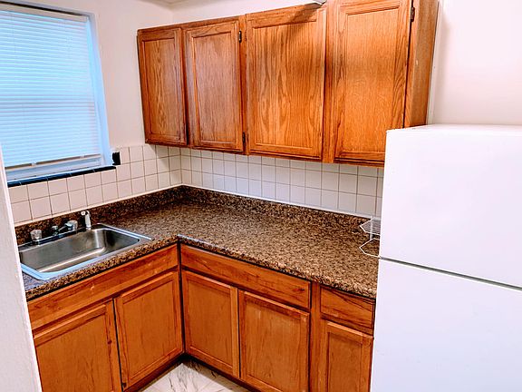 5th image of 13600 La Salle Blvd APT 101