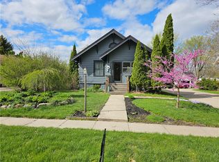 925 Maple St, Waukee, IA 50263