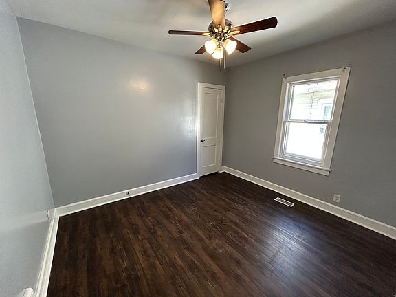 4th image of 1403 S Harlan Ave