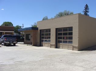 1017 W Spruce St, Rawlins, WY 82301