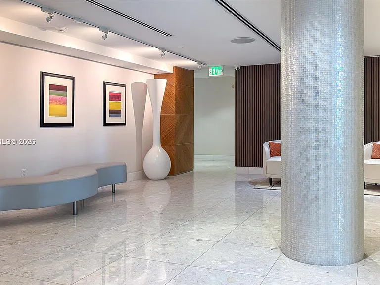 3801 Collins Ave #1502 — Photo 37