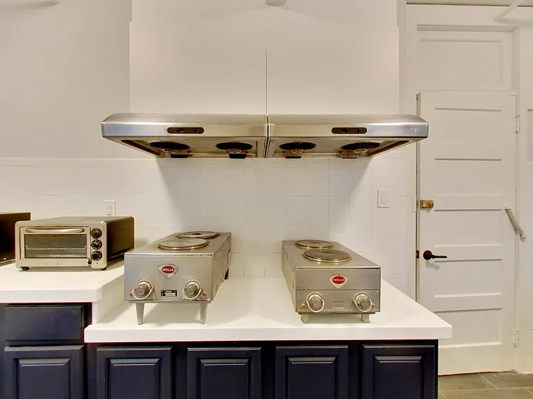 668 Clay St #69 — Photo 4