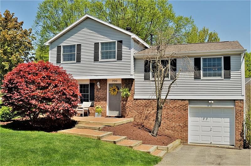 1st image of 700 Hartland Dr
