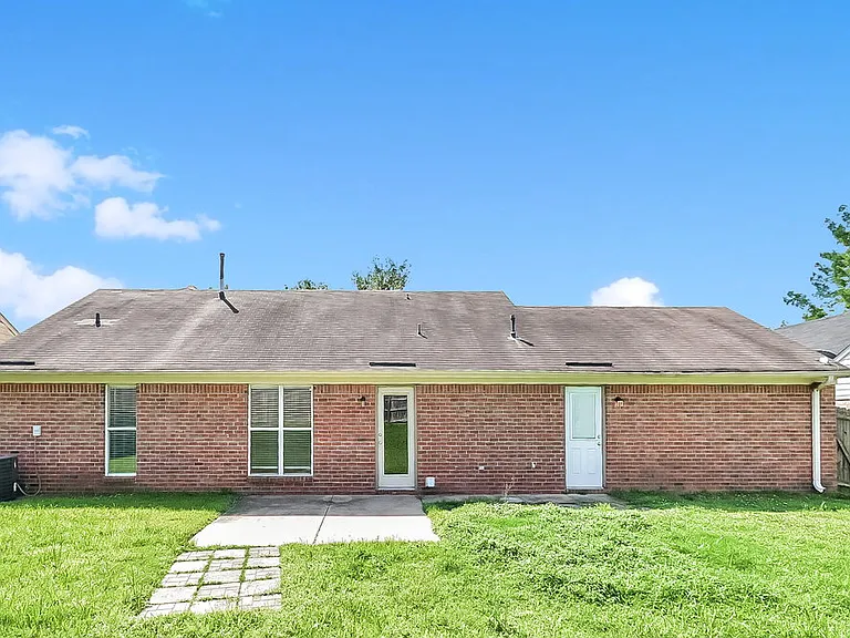 7845 Sarah Ann Dr S — Photo 16