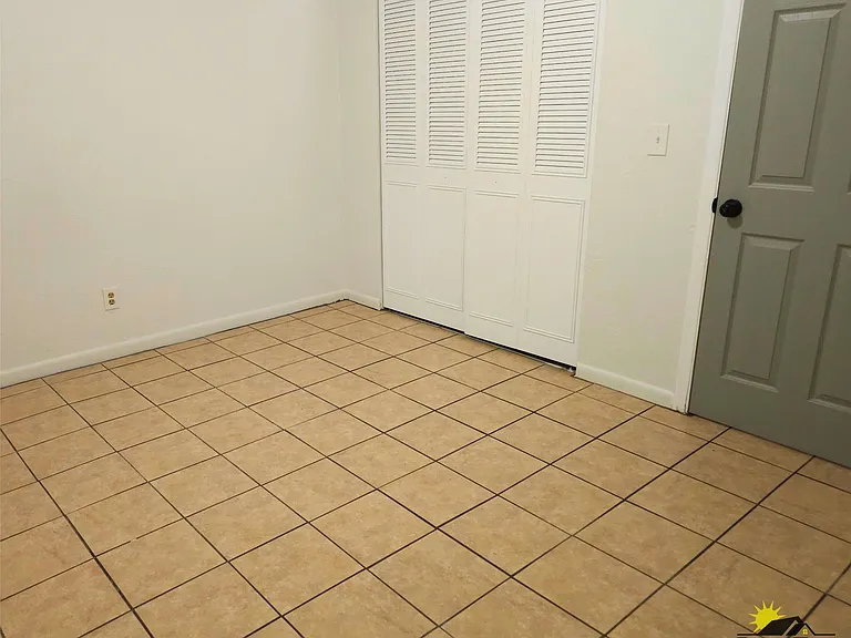 715 Georgia St #1 — Photo 8