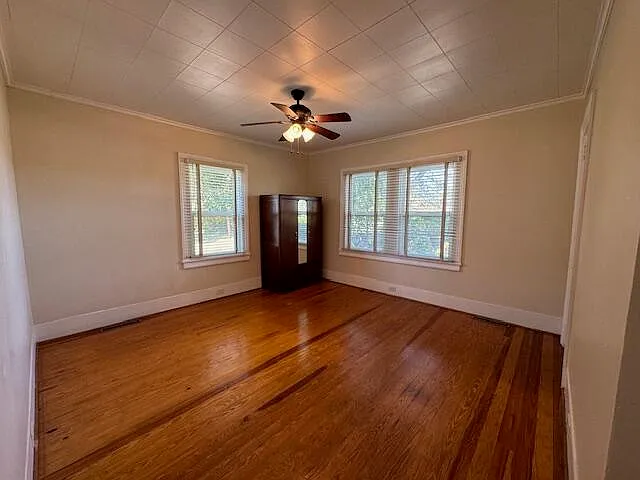 816 York St NE — Photo 12