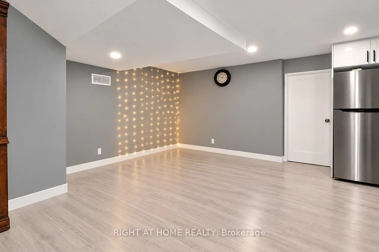 2 bed, $1,695 — Photo 3