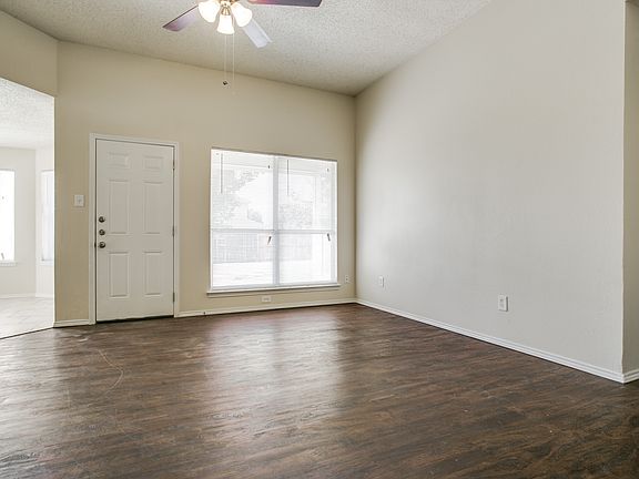 4th image of 844 Globe Ave