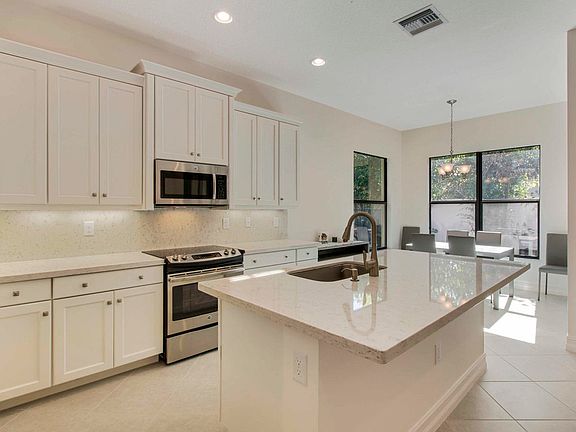 4th image of 8078 Cactus Quartz Cir