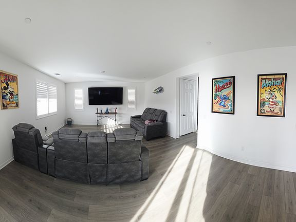 4th image of 23804 Phoebe Dr