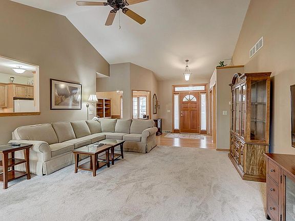 4th image of 7944 S Legend Creek Ct