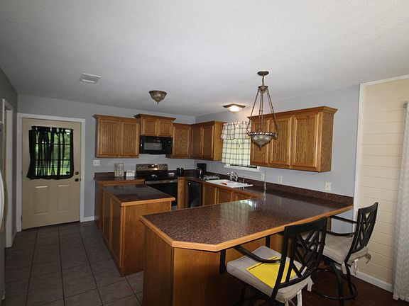 3rd image of 1270 W Hempstead St #31