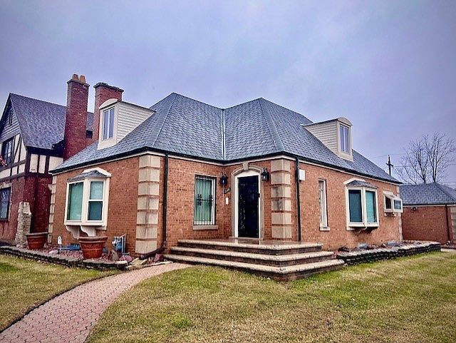 1st image of 1644 N 76th Ave