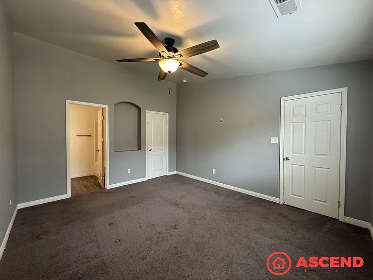 302 Tanner Michael Dr — Photo 6