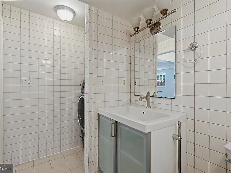 4915 Powell Rd — Photo 29