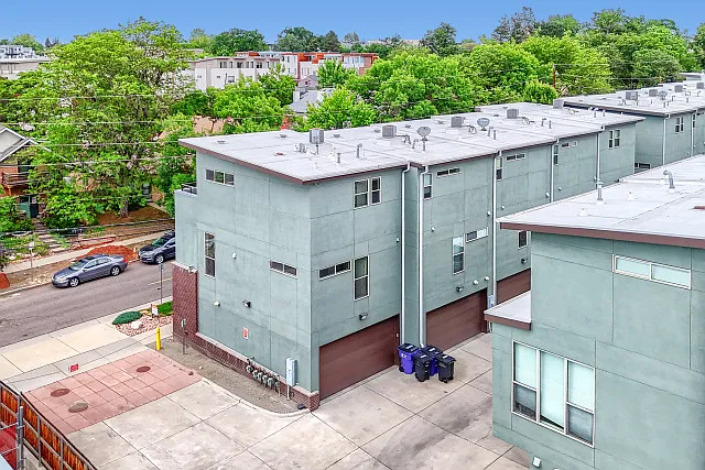 2100 N Clay St — Photo 21