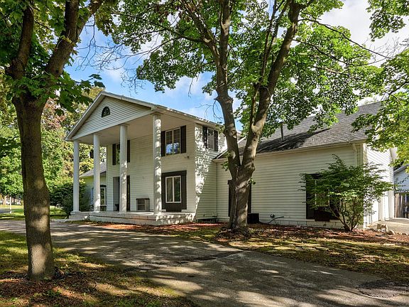 2nd image of 3298 Foss Dr