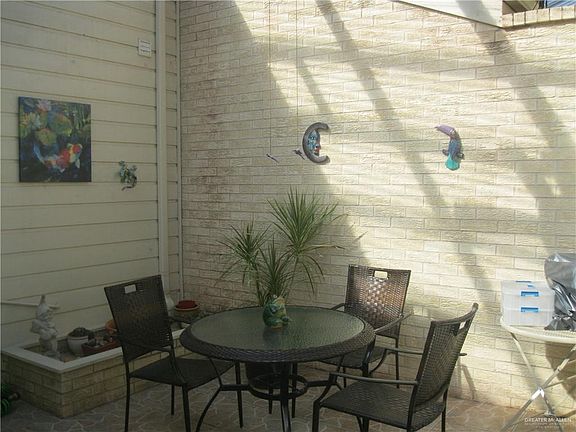 4th image of 2214 N Mayberry St