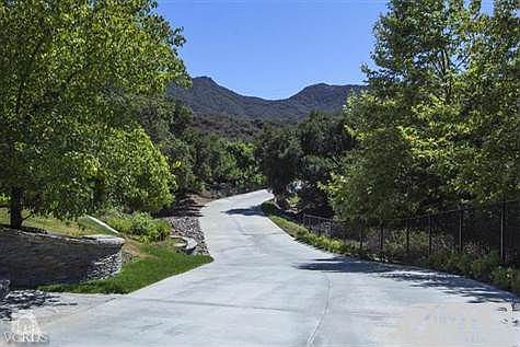 2nd image of 1468 Caitlyn Cir