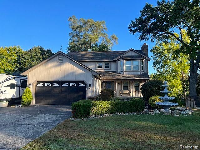 810 W Oakley Park Rd, Commerce Township, MI 48390 | Zillow