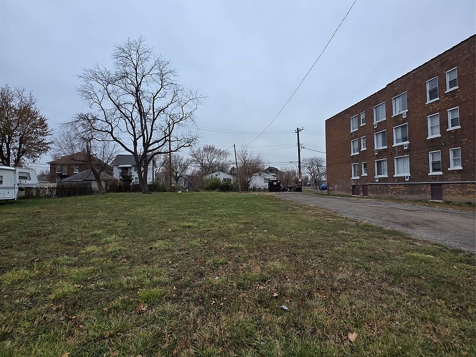 2nd image of 15375 Linwood St
