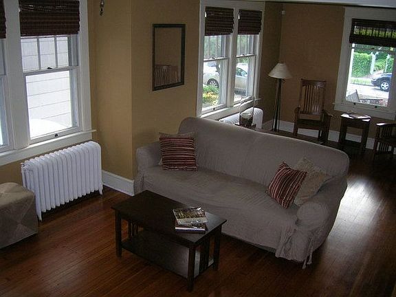 3rd image of 4712 Newport Ave