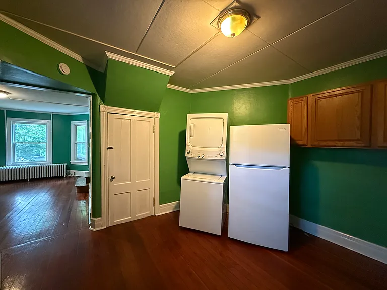 142 Giles St #2 — Photo 7
