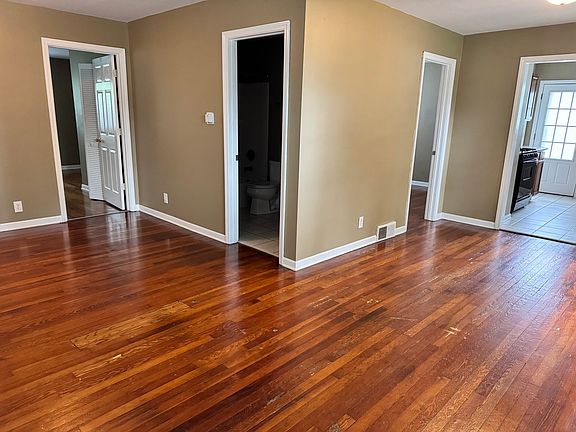 2nd image of 16 S Clifton Ave