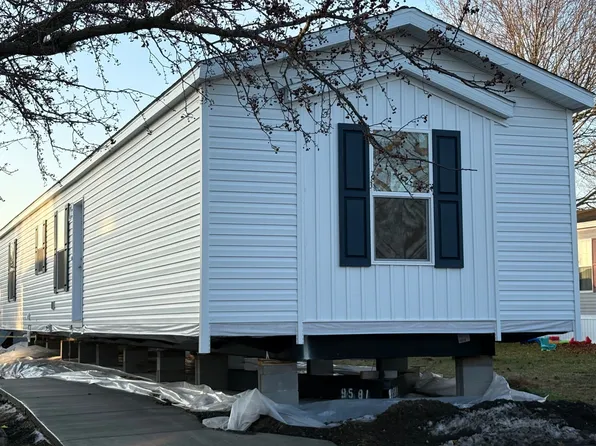 1125 Oakbrook E, Jackson, MI 49201