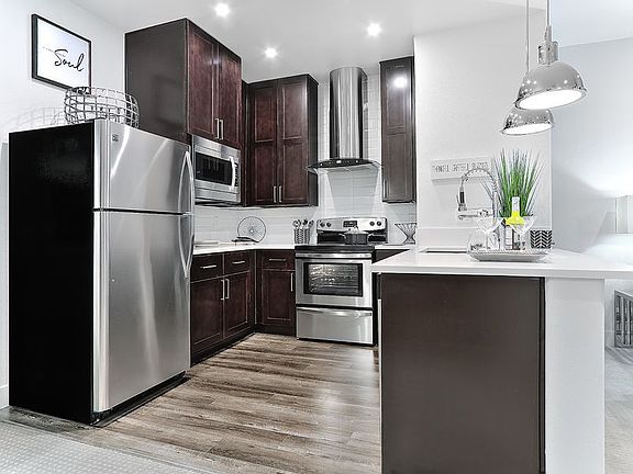 2nd image of 985 Wigwam Pkwy Unit 1107
