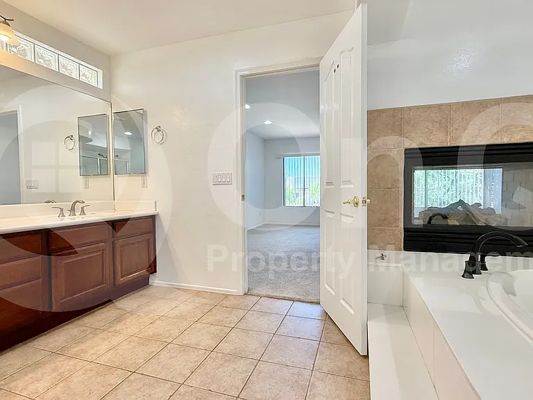 27822 N 47th St — Photo 31