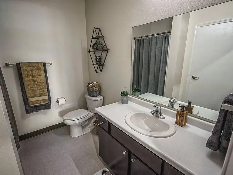 U32 Apartments — Photo 37