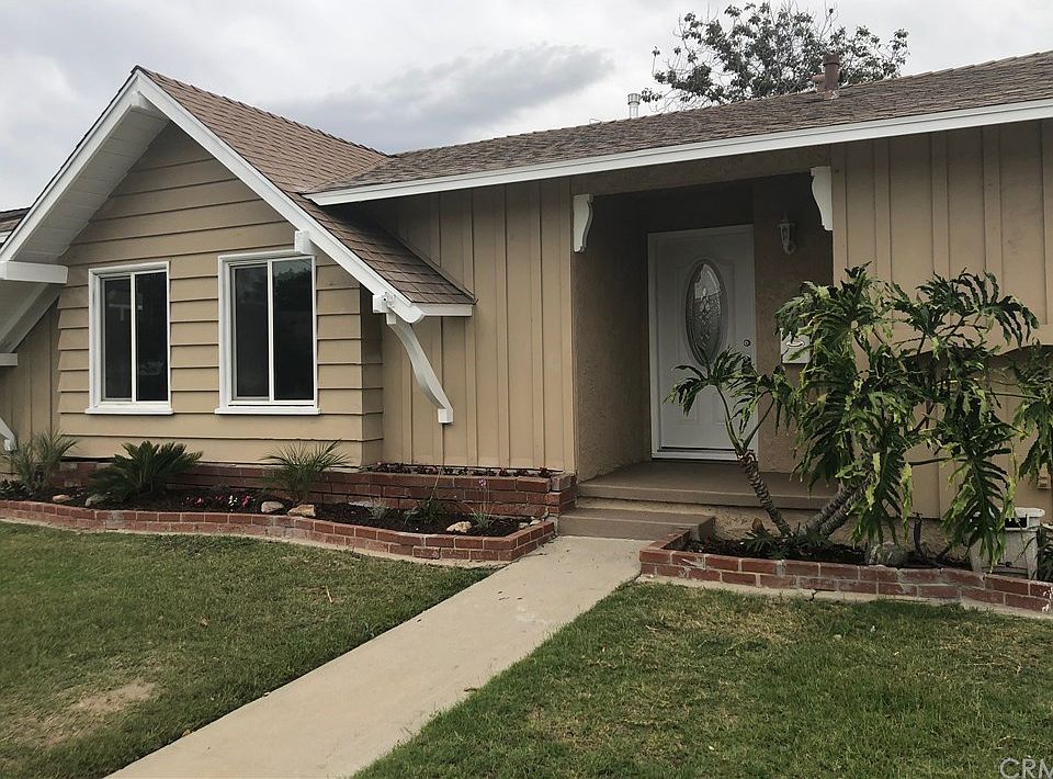 1st image of 21118 Dartmoor Ave