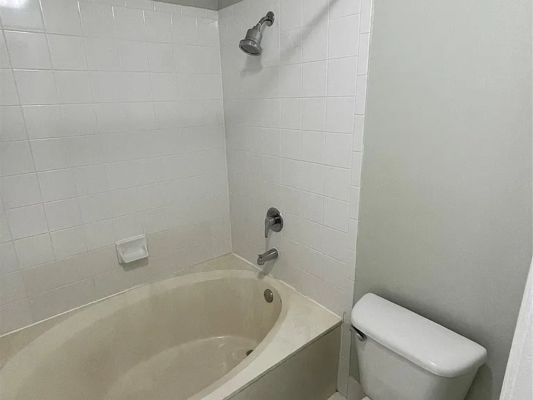 1810 SW 114th Ter — Photo 14