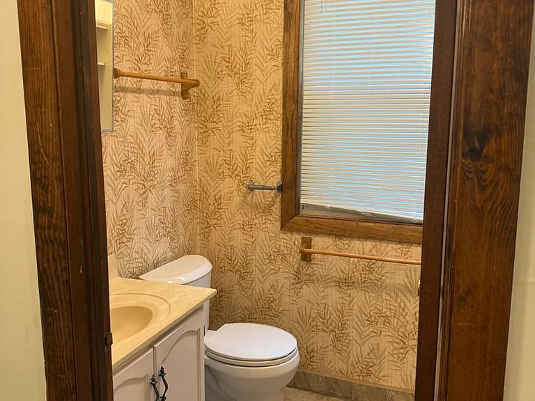 240 Carrington St — Photo 11