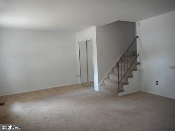 5th image of 8809 Woodstock Dr W