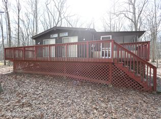 178 Oak Hill Rd, Hawley, PA 18428