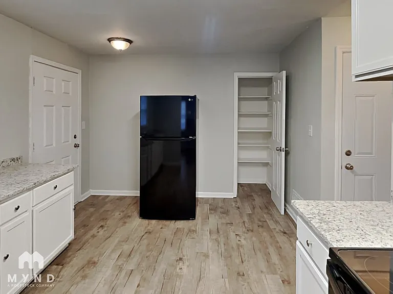 940 Nelson Dr — Photo 3