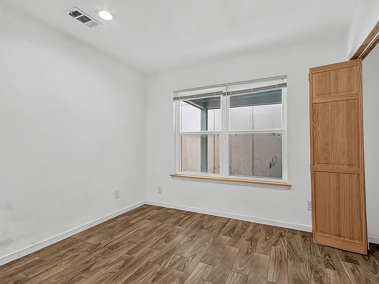 4530 Stanford Ct — Photo 16