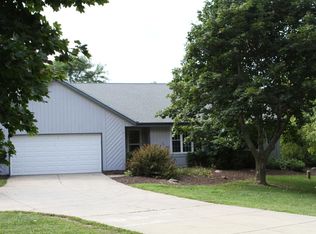 3125 S Wehr Rd, New Berlin, WI 53146